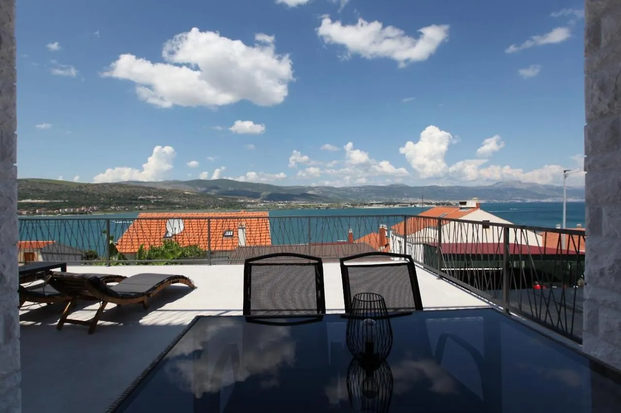 Apartment With Terrace And Sea View - Lucic Trogir
