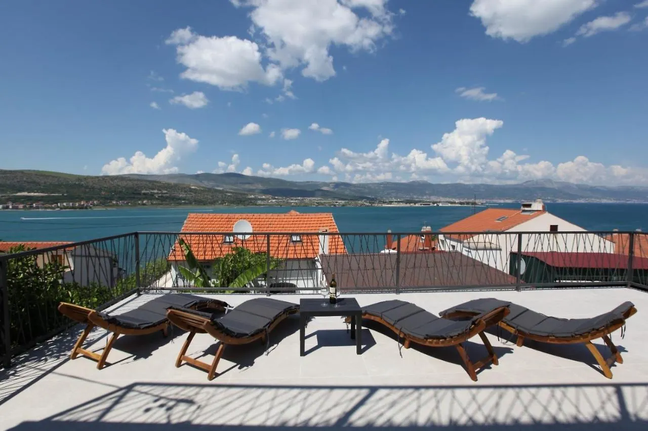 Apartment With Terrace And Sea View - Lucic Trogir