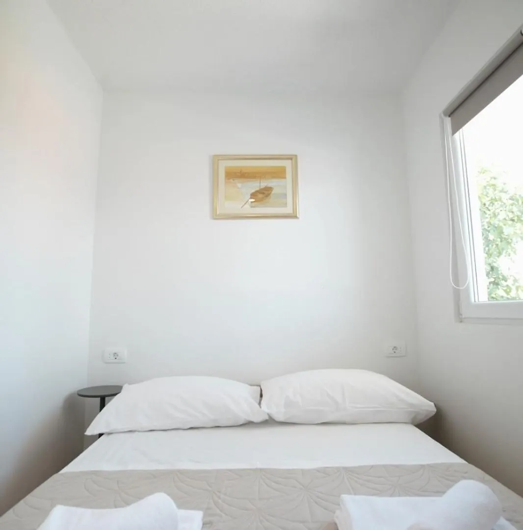 Apartment With Terrace And Sea View - Lucic Trogir